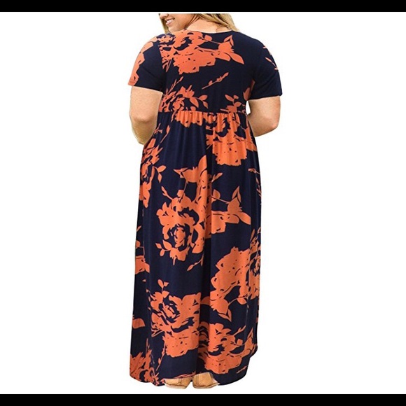 🆕  Plus Size Long Maxi Dress with Pockets - Picture 2 of 2